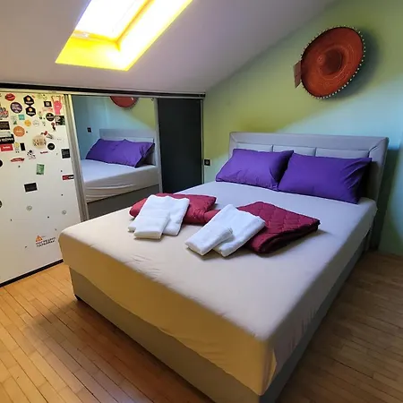 Sticker In Center Apartament