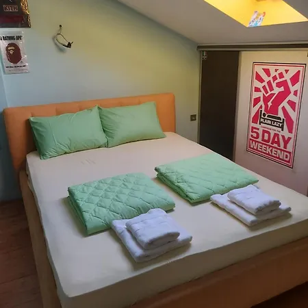 Sticker In Center Appartement