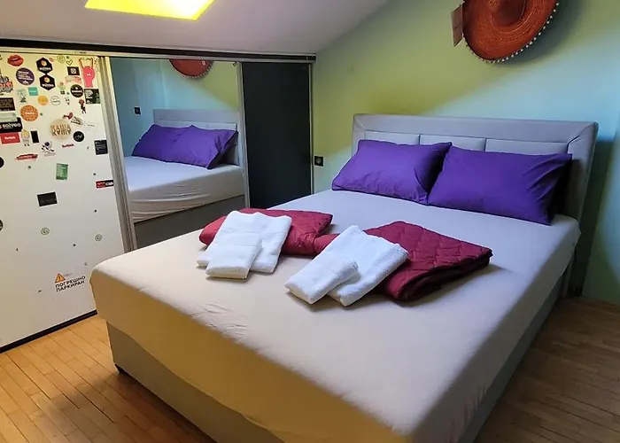 Sticker In Center Apartamento